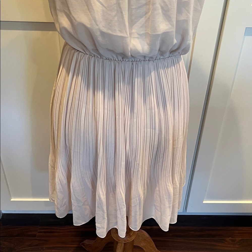 Urban Outfitters Black and Cream Pleated Dress Size 6 - Picture 9 of 10